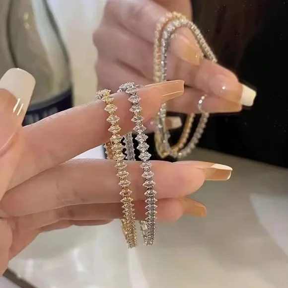 Tennis Luxury Zirconia Gold Bracelet - Picture 4 of 14